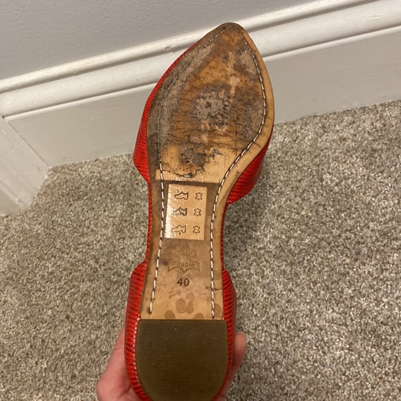 Alice + olivia red pointed toe leather flats. Size 40. - Picture 6 of 12